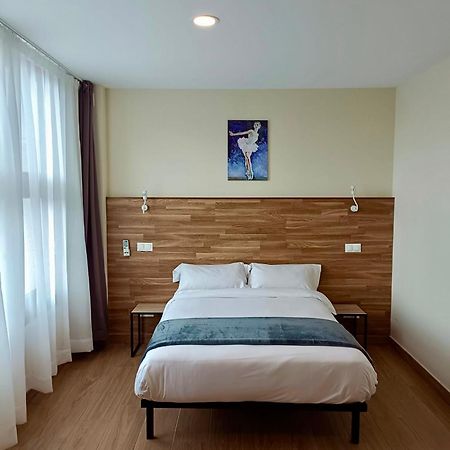 אלקאלה דה הנארס Apartahotel Golden Alcala מראה חיצוני תמונה