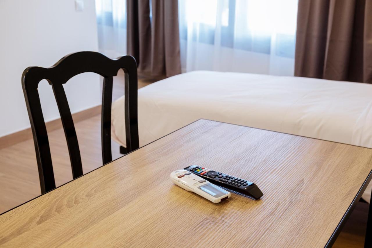 אלקאלה דה הנארס Apartahotel Golden Alcala מראה חיצוני תמונה