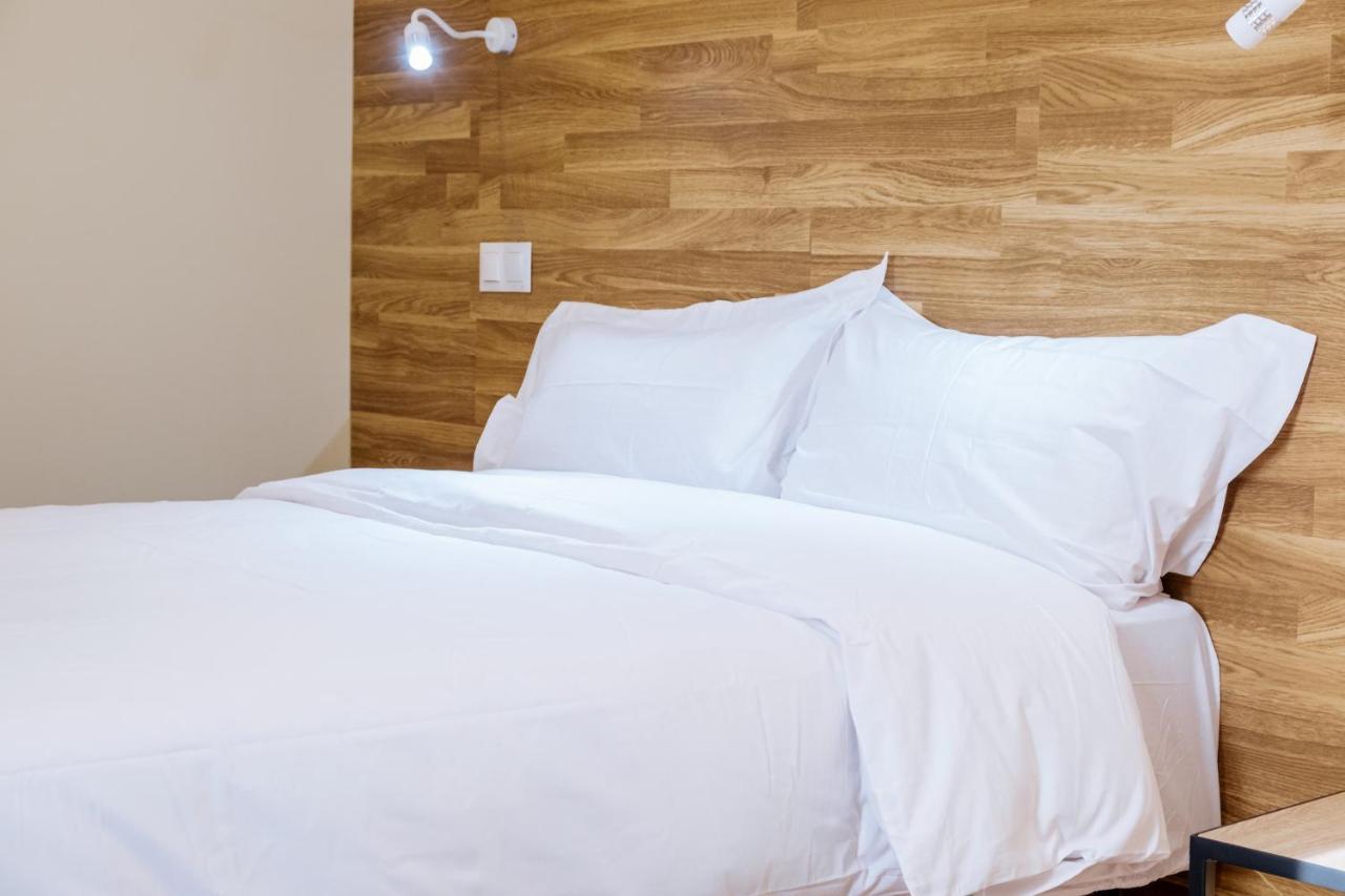 אלקאלה דה הנארס Apartahotel Golden Alcala מראה חיצוני תמונה