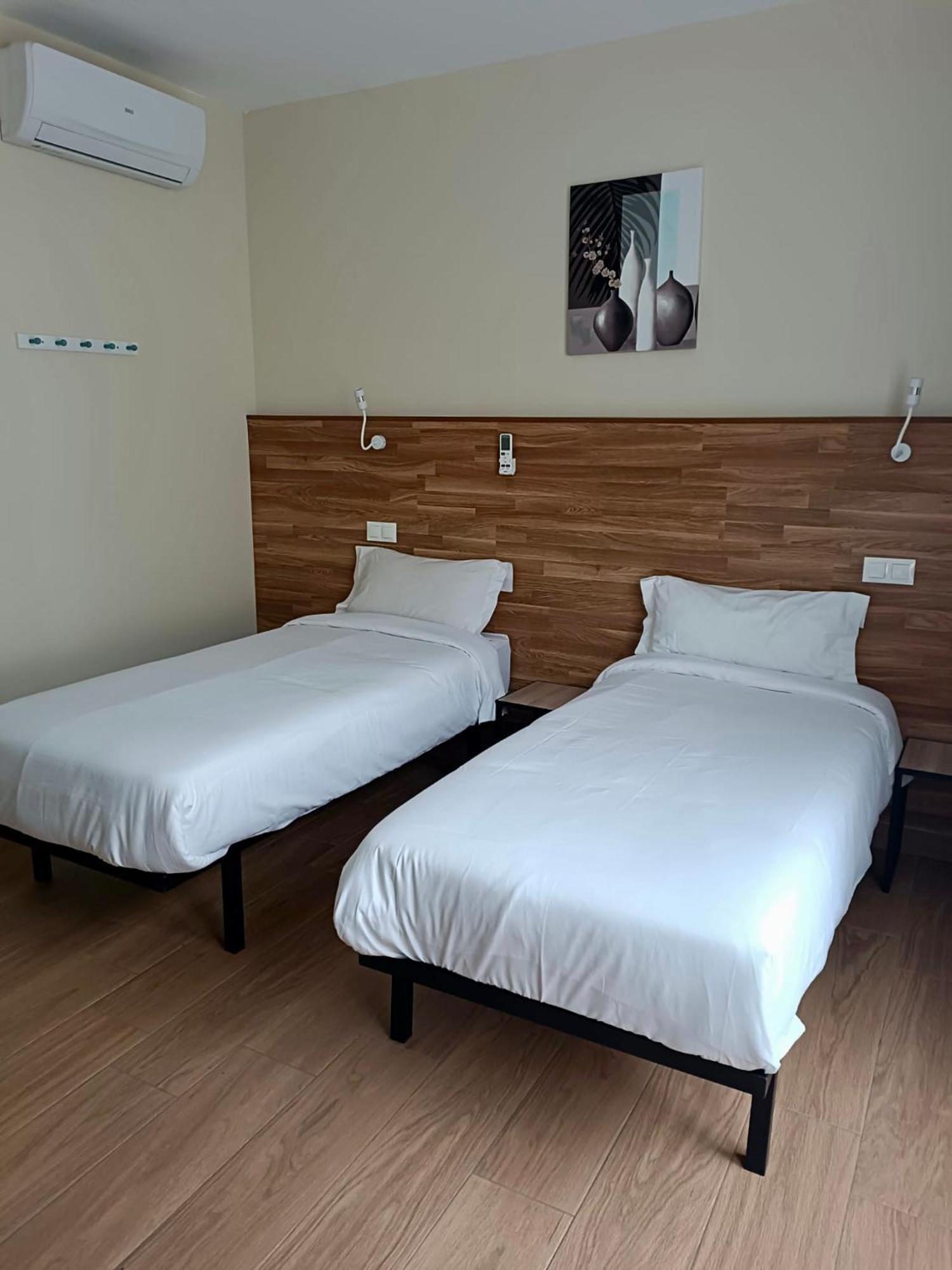 אלקאלה דה הנארס Apartahotel Golden Alcala מראה חיצוני תמונה