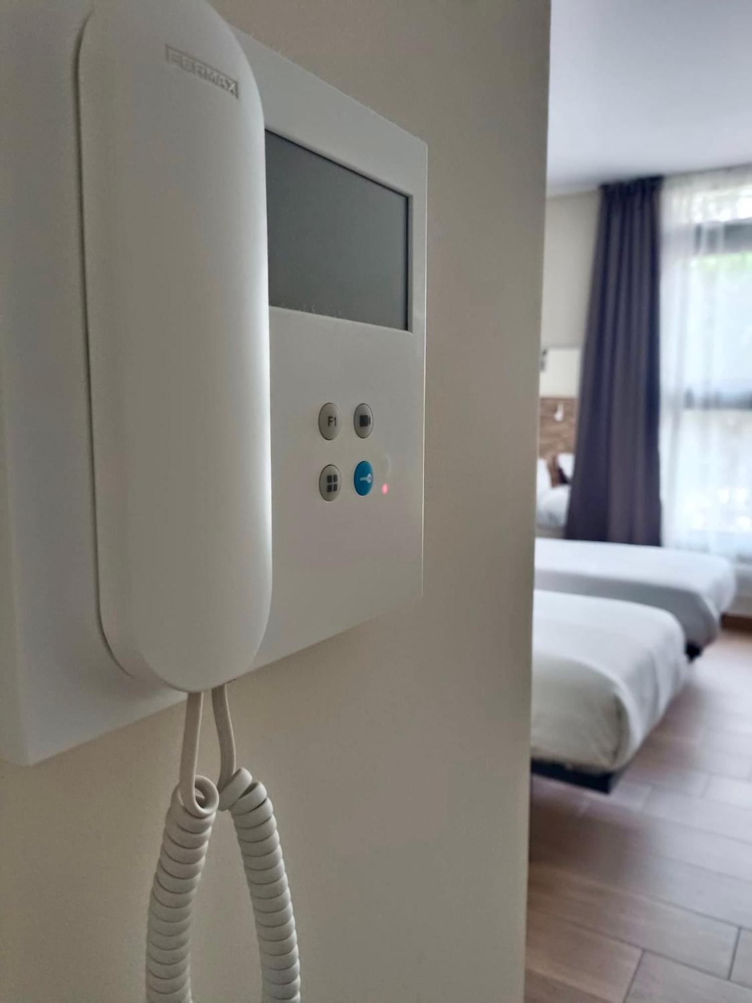 אלקאלה דה הנארס Apartahotel Golden Alcala מראה חיצוני תמונה